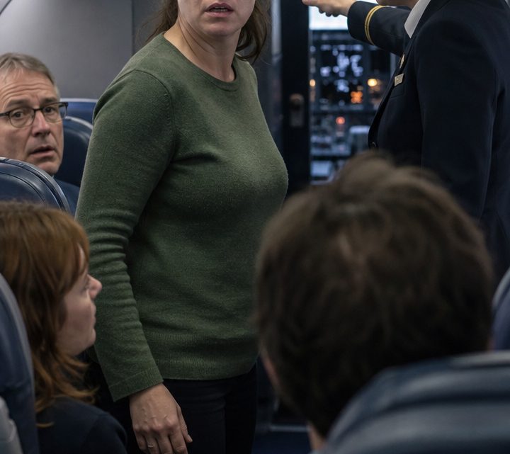 Die Frau auf Platz 8A – niemand ahnte, dass ausgerechnet sie das Passagierflugzeug vor einer Katastrophe bewahren würde