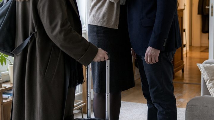 „Richte Laura das Gästezimmer her, sie bleibt vorerst bei uns.“ Mein Mann brachte seine Geliebte nach Hause und wartete auf einen Skandal – doch um Punkt 18 Uhr traf ihn der Schlag, auf den er nicht vorbereitet war