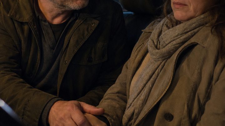 Zwei Monate lang bezahlte ich jedes Abendessen und jede Reise – doch als ich Claudia nach Hause einlud, hielt sie mir eine schockierende Moralpredigt