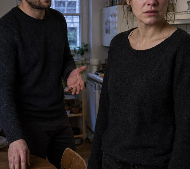 „Wir lassen uns scheiden, aber ich werde trotzdem nicht aus deiner Wohnung ausziehen“ – erst als mein Mann die Tür hinter sich schloss, begriff er, dass seine Freiheit einen Preis hatte