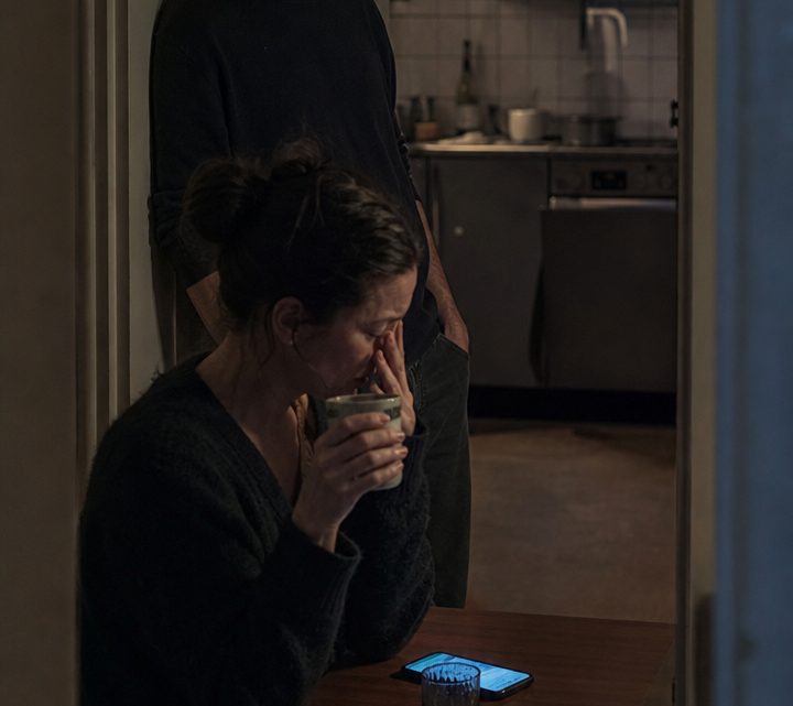 Als meine Frau mich verließ, vermietete ich das freie Zimmer – doch die stille Frau, die einzog, brachte weit mehr mit als nur einen Koffer