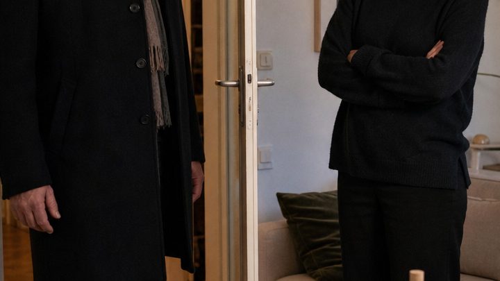 „Ich esse nur richtiges Hausmannsessen und halte Restaurants für vulgär“ – der 57-jährige Gast kam mit leeren Händen und verlangte ein Festmahl, doch meine Antwort ließ ihn hochrot anlaufen